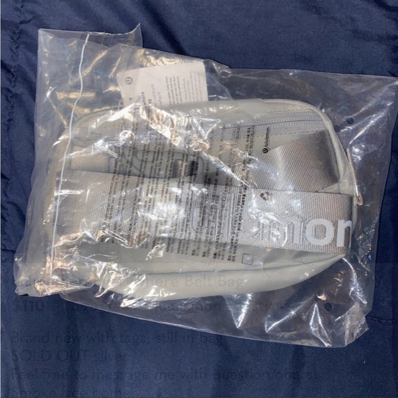 COPY - COPY - COPY - LULULEMON WAIST BAG GREY 🌺🥰 - Picture 4 of 7